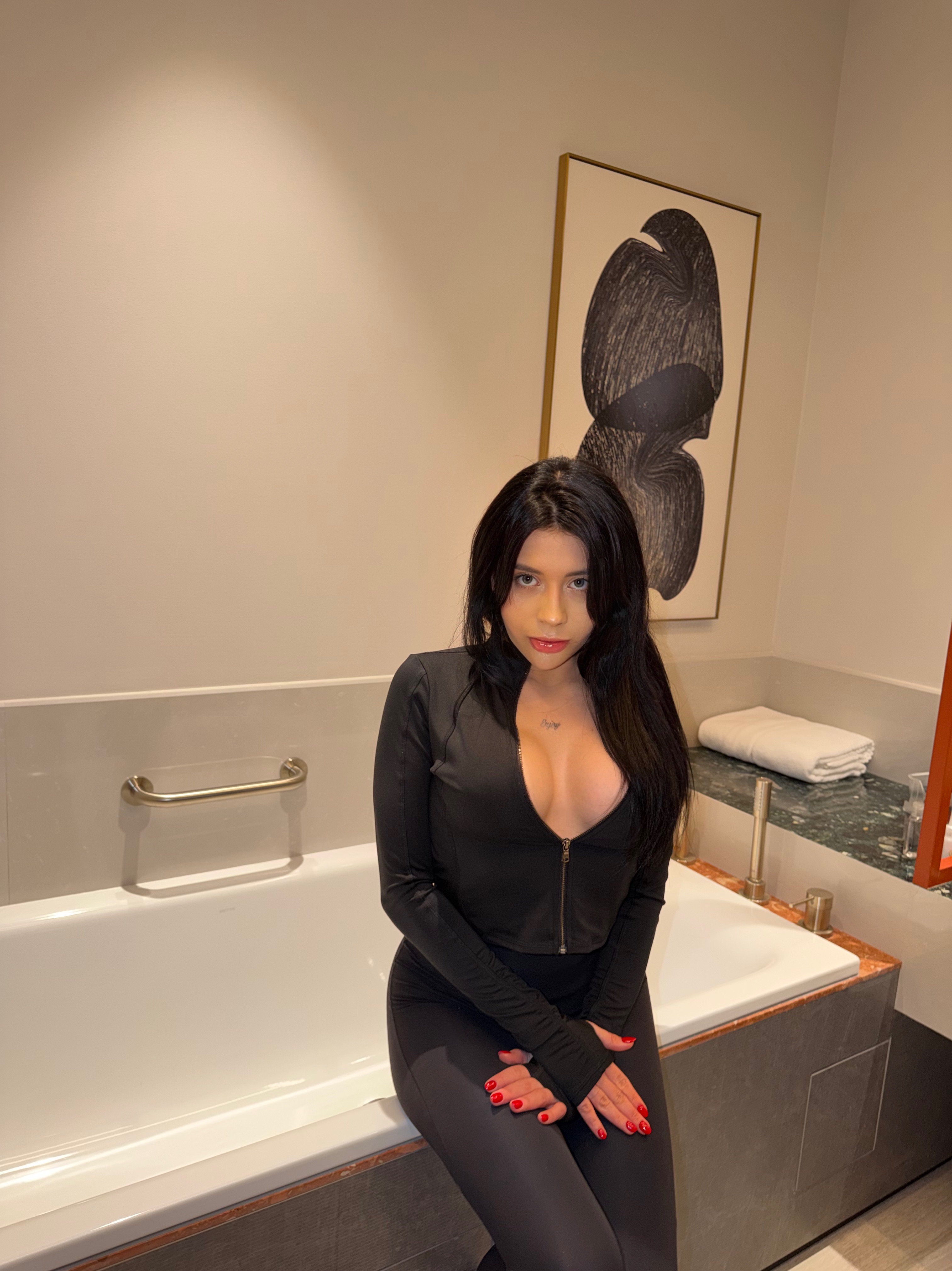 Alexandra photo 7