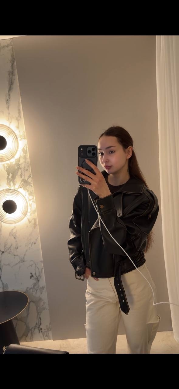 Angelina photo 4