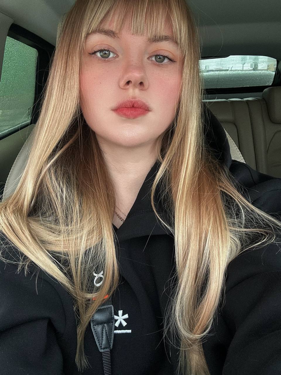Olivia photo 9
